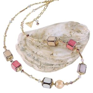 Lampglas Jemný náhrdelník Warm Touch z perel Lampglas NCU29